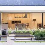 eaton-xstorage-hybrid-modern-house-with-solar-panels-roof-getty-1319163366