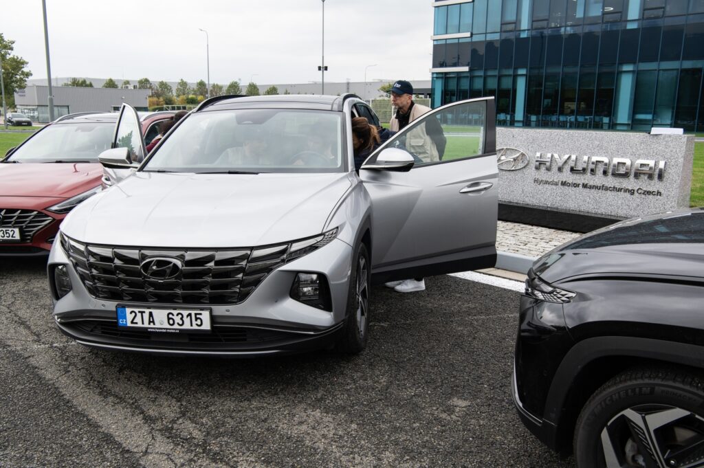 Hyundai vozy pro organizaci Člověk v tísni