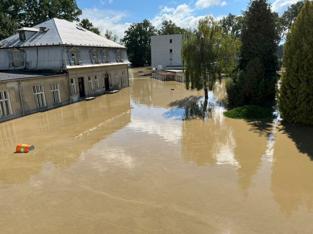 Kofolu v Krnově postihla ničivá povodeň