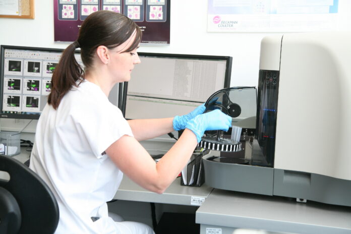 Molekulární diagnostika alergií: AGELLAB testuje 290 alergenů