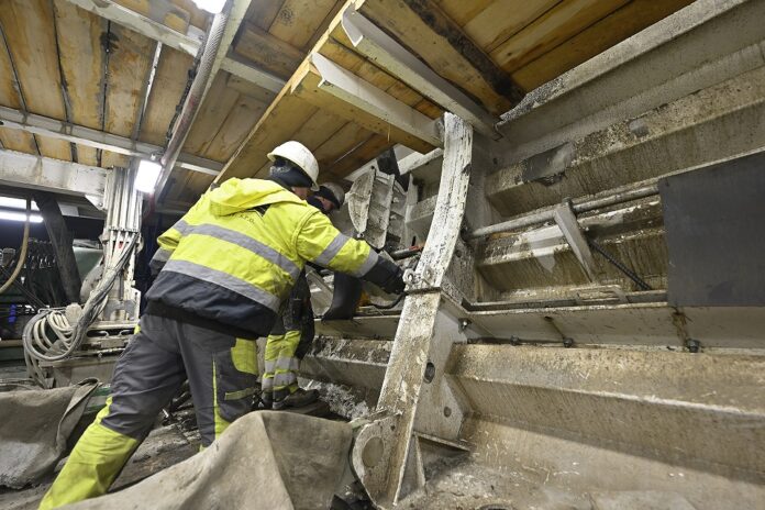 Bednění z OSTROJe při betonáži nové linky pražského metra
