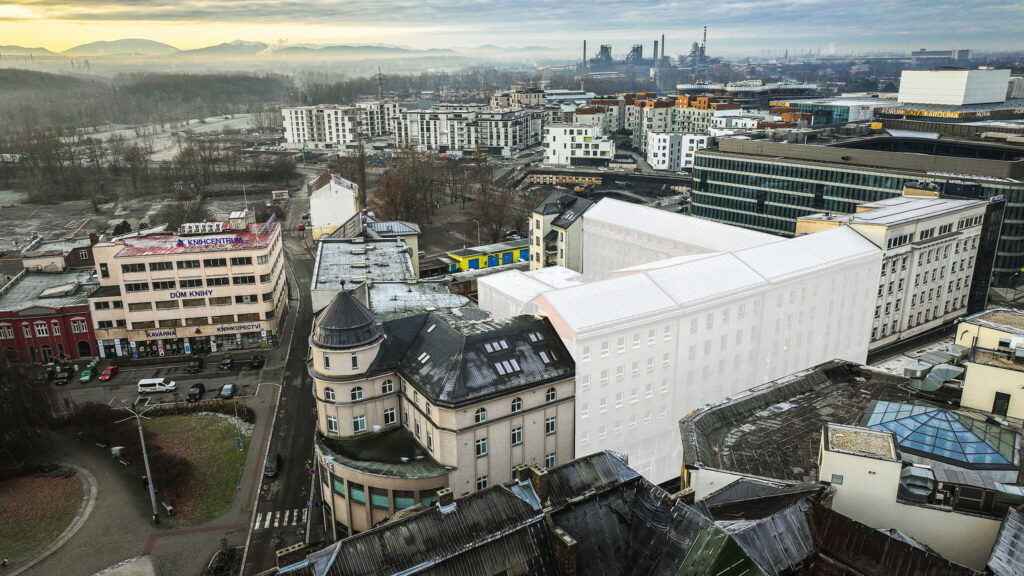Komplex bývalého Hotelu Palace s vyznačeným řešeným územím v rámci aktuálně probíhající architektonické soutěže