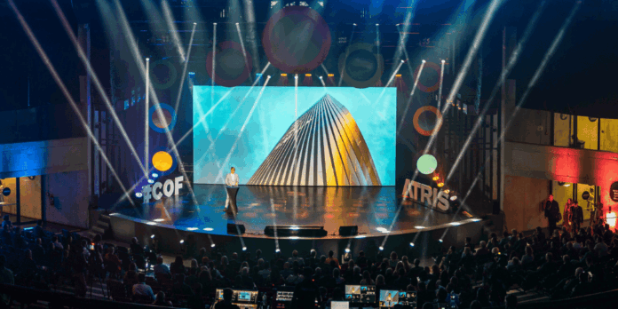 Konference Colors of Finance 2025 v ostravské aule Gong nabídne vystoupení Tomáše Čupra, Jakuba Havrlanta i Martina Žufánka.