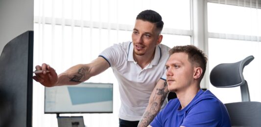 Spolupráce konstruktérů SEMA při vývoji zakázkového stroje – týmová práce na efektivní výrobě
