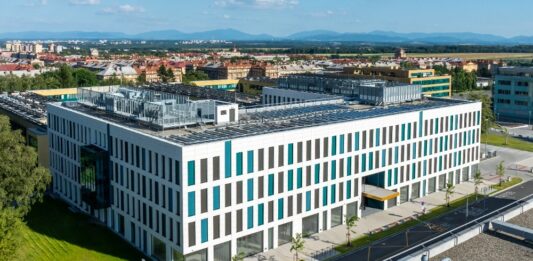 Nová budova Ekonomické fakulty VŠB-TUO v kampusu univerzity