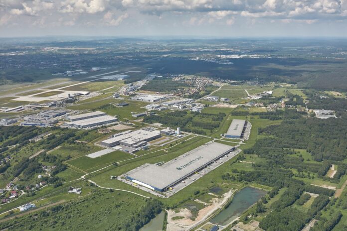 Moderní logistický komplex ARETE Park Rzeszów, který rozšiřuje portfolio skupiny ARETE na polském trhu.