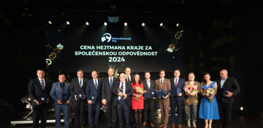 Hejtman Moravskoslezského kraje Josef Bělica při vyhlášení ocenění za společenskou odpovědnost