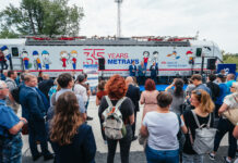Rail Business Days 2026 v Ostravě zaznamenal rekordní návštěvnost 13 445 lidí Rail Business Days 2026 v ostravském Trojhalí Karolina s vystavenými kolejovými vozidly a návštěvníky veletrhu.